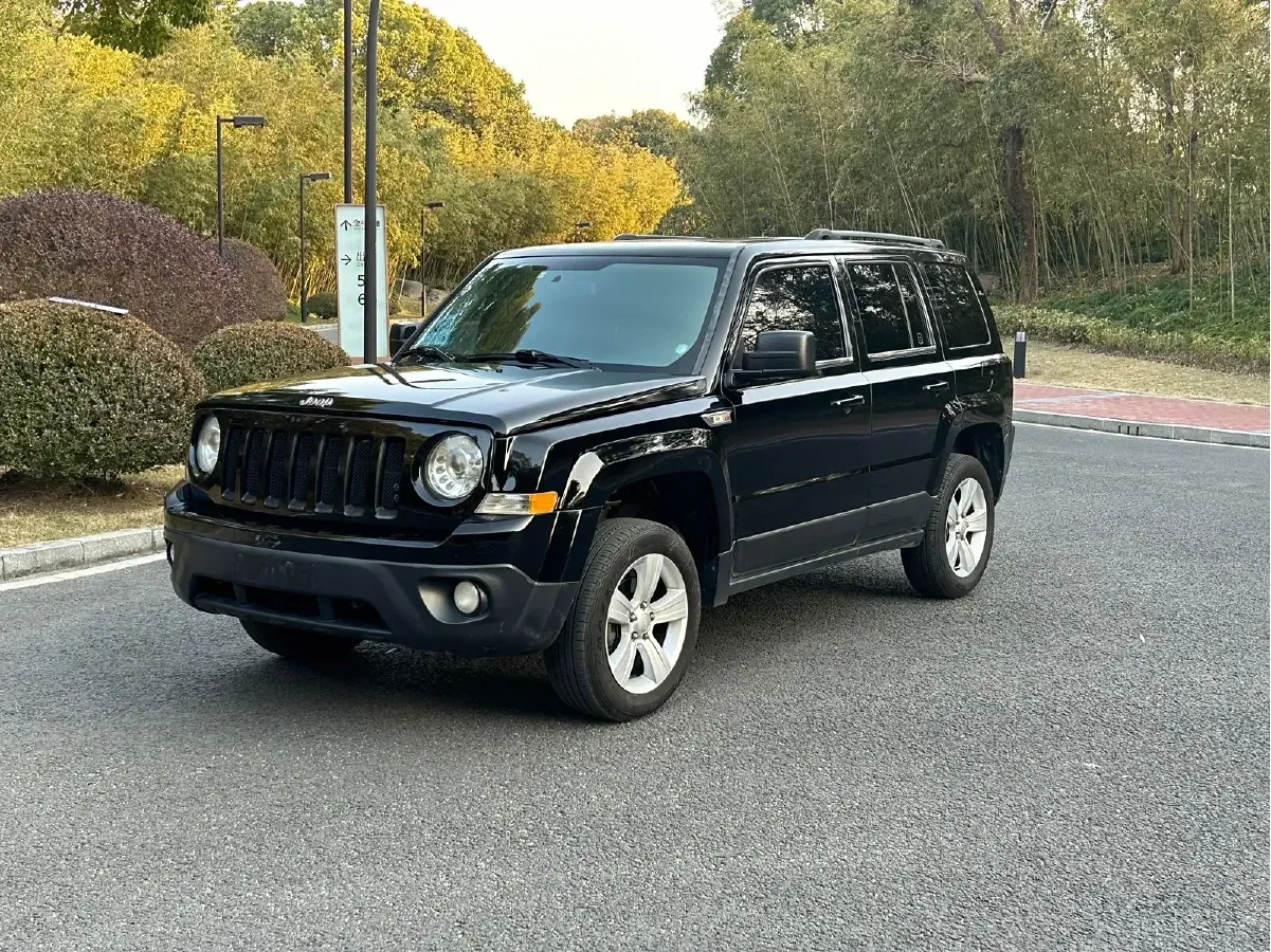 2014 Jeep Patriot 2.4L 170HP L4 6AT,autocango,china used car exporter,china ev exporter,chinese used car exporter,chinese used ev exporter