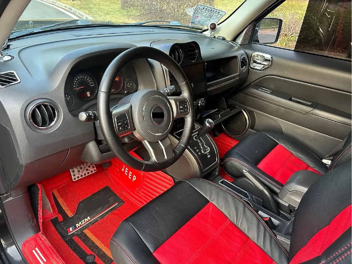 2014 Jeep Patriot 2.4L 170HP L4 6AT,autocango,china used car exporter,china ev exporter,chinese used car exporter,chinese used ev exporter