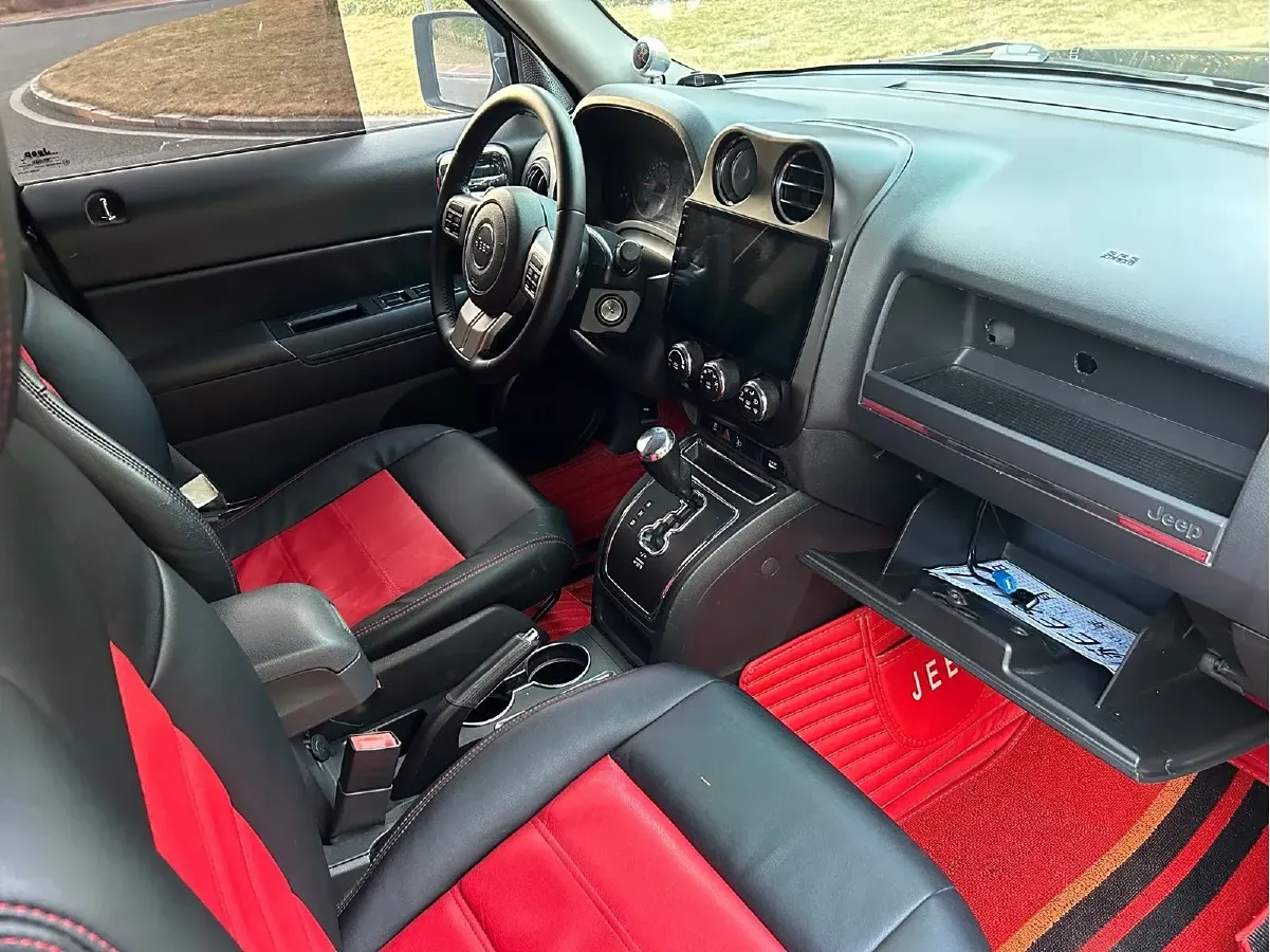 2014 Jeep Patriot 2.4L 170HP L4 6AT,autocango,china used car exporter,china ev exporter,chinese used car exporter,chinese used ev exporter