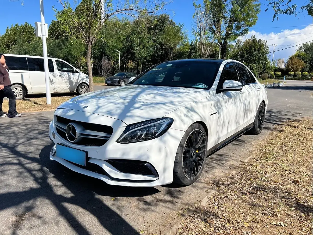 2015 Mercedes-Benz C AMG 4.0T 476HP V8 7AT