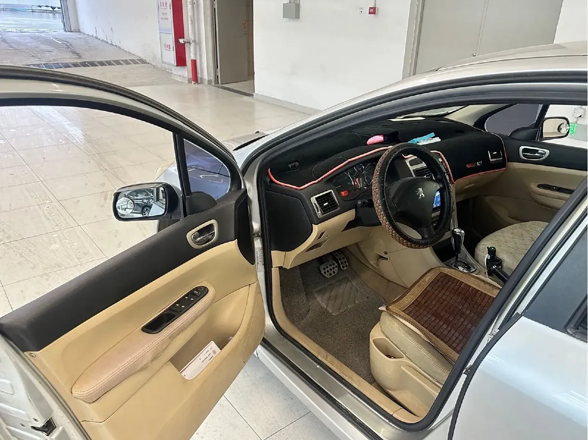 2010 Peugeot 307 1.6L 106HP L4 4AT,autocango,china used car exporter,china ev exporter,chinese used car exporter,chinese used ev exporter