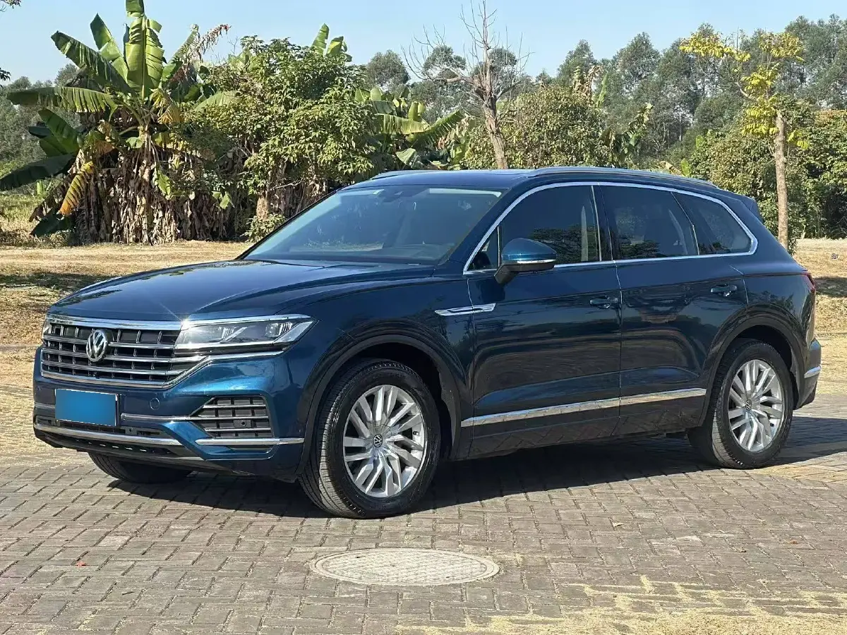 2019 Volkswagen Touareg 2.0T 245HP L4 8AT