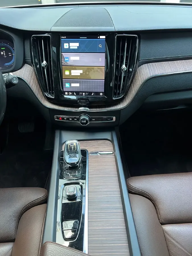 2022 Volvo XC60 PHEV 2.0T 303HP L4 8AT PHEV 11.6KWH,autocango,china used car exporter,china ev exporter,chinese used car exporter,chinese used ev exporter