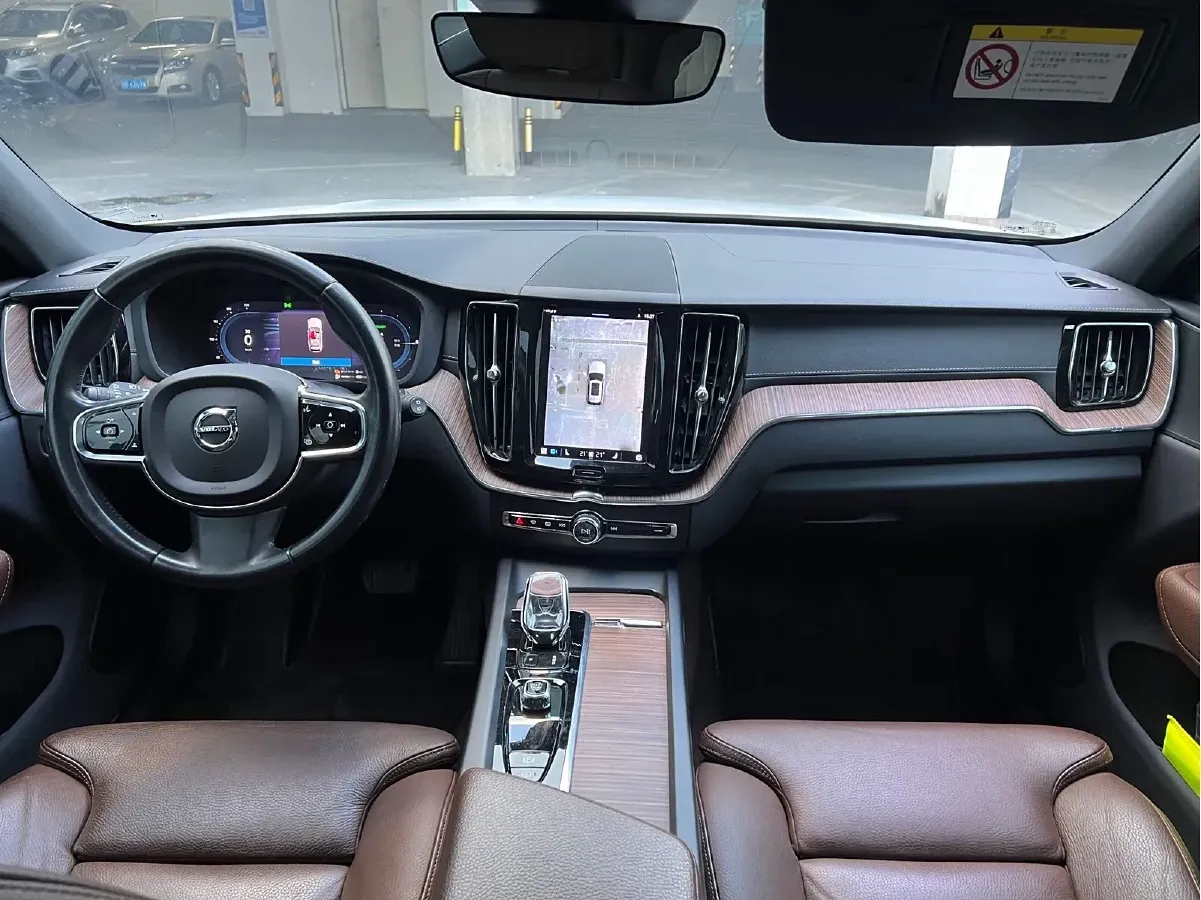 2022 Volvo XC60 PHEV 2.0T 303HP L4 8AT PHEV 11.6KWH,autocango,china used car exporter,china ev exporter,chinese used car exporter,chinese used ev exporter