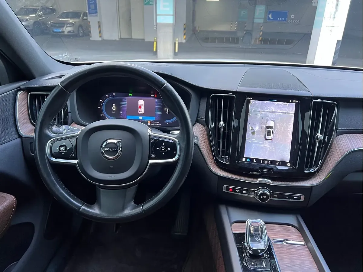 2022 Volvo XC60 PHEV 2.0T 303HP L4 8AT PHEV 11.6KWH,autocango,china used car exporter,china ev exporter,chinese used car exporter,chinese used ev exporter