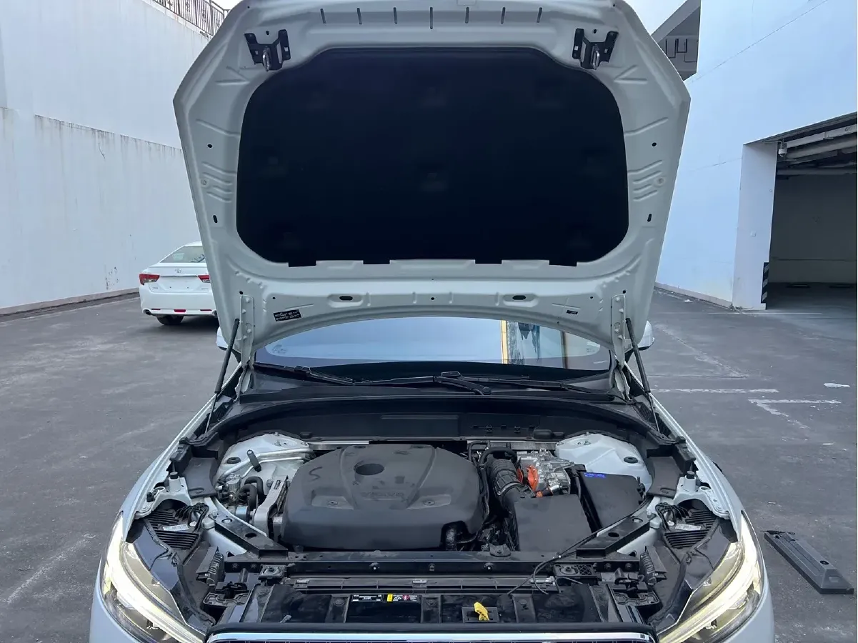 2022 Volvo XC60 PHEV 2.0T 303HP L4 8AT PHEV 11.6KWH,autocango,china used car exporter,china ev exporter,chinese used car exporter,chinese used ev exporter