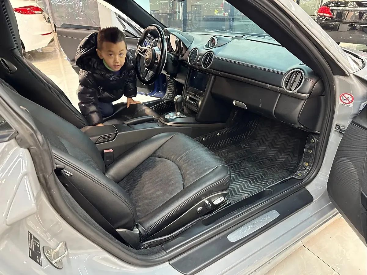 2013 Porsche Cayman 2.7L 275HP H6 7DCT,autocango,china used car exporter,china ev exporter,chinese used car exporter,chinese used ev exporter