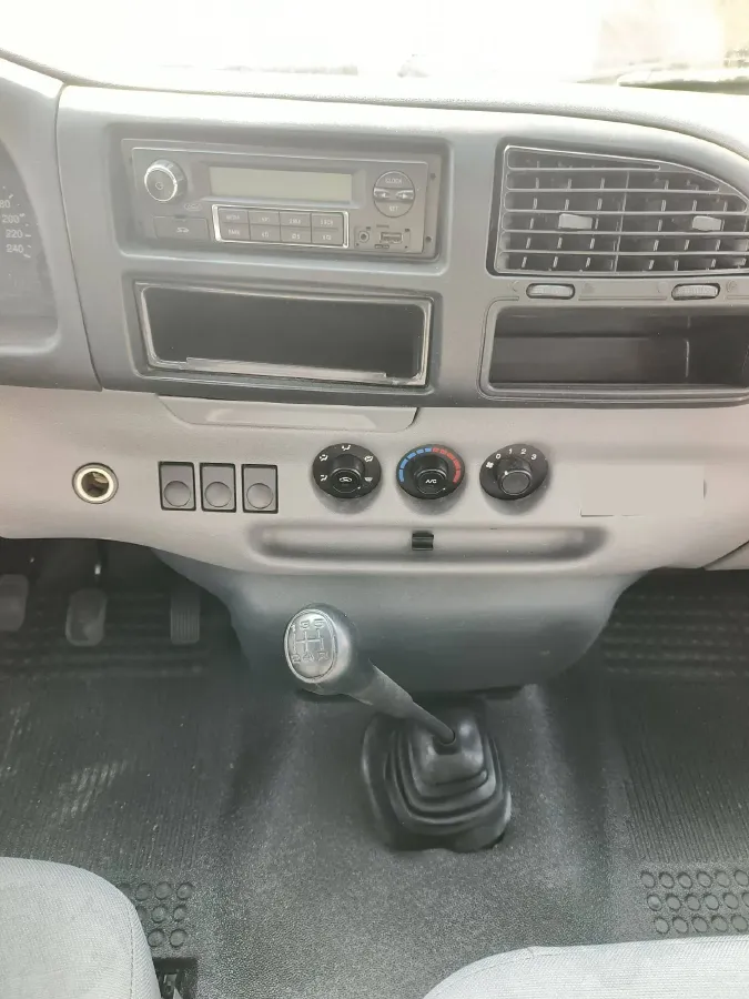 2016 Ford Classic Transit 2.8T 108HP L4 5MT,autocango,china used car exporter,china ev exporter,chinese used car exporter,chinese used ev exporter