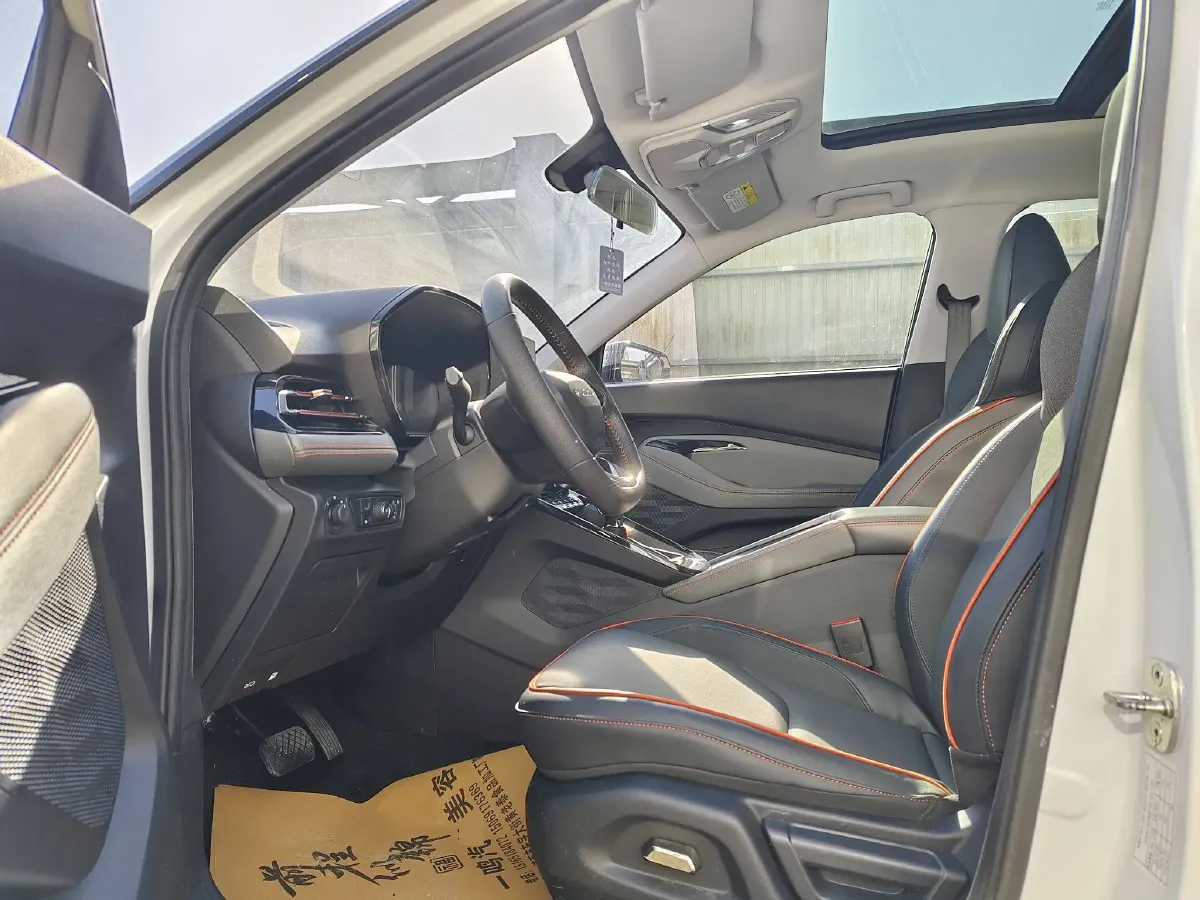 2020 BaoJun RS-3 1.5L 105HP L4 CVT,autocango,china used car exporter,china ev exporter,chinese used car exporter,chinese used ev exporter