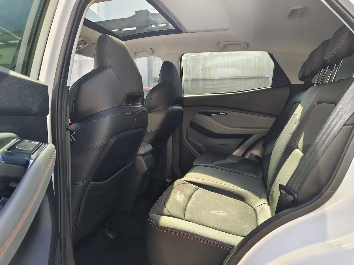 2020 BaoJun RS-3 1.5L 105HP L4 CVT,autocango,china used car exporter,china ev exporter,chinese used car exporter,chinese used ev exporter