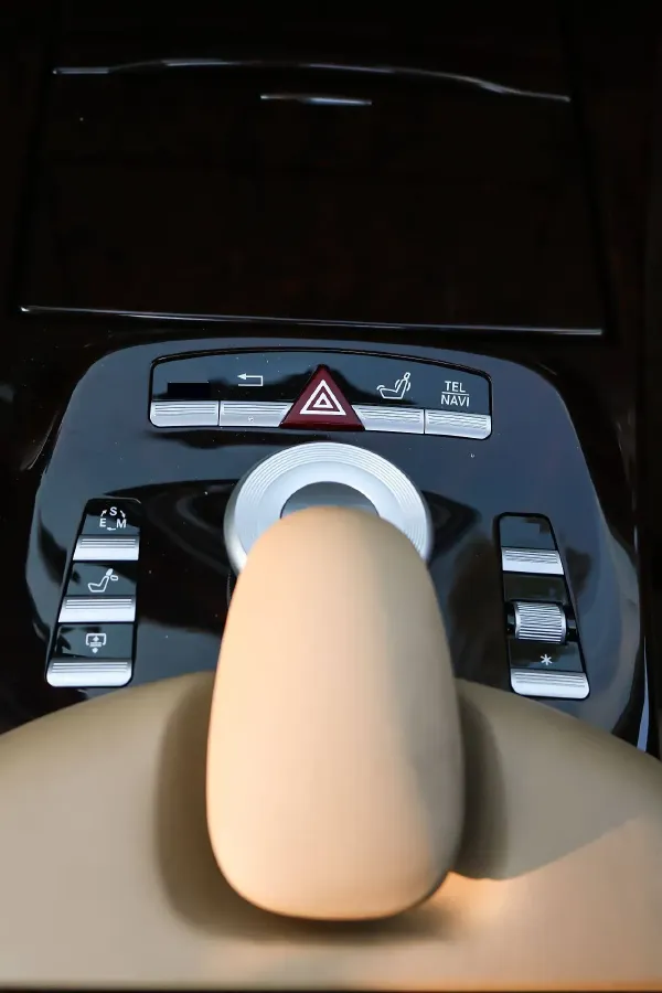 2013 Brabus S Class 4.7T 435HP V8 7AT,autocango,china used car exporter,china ev exporter,chinese used car exporter,chinese used ev exporter