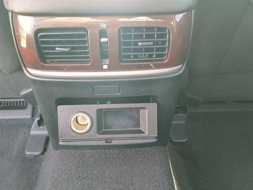 2017 Infiniti Q70 2.5L 222HP V6 7AT,autocango,china used car exporter,china ev exporter,chinese used car exporter,chinese used ev exporter