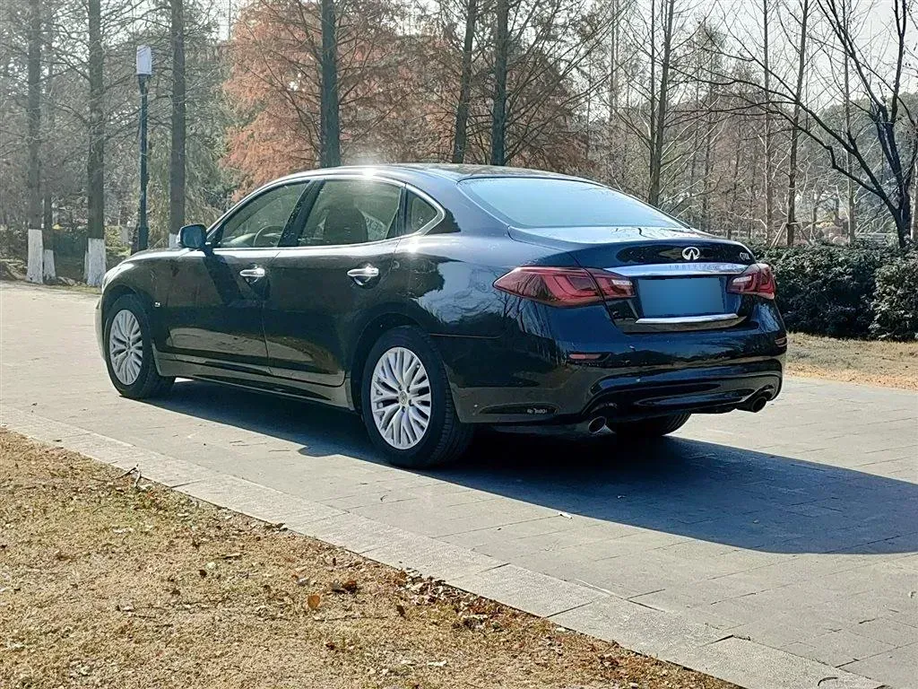2017 Infiniti Q70 2.5L 222HP V6 7AT,autocango,china used car exporter,china ev exporter,chinese used car exporter,chinese used ev exporter