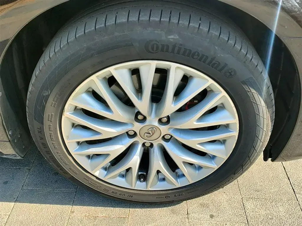 2017 Infiniti Q70 2.5L 222HP V6 7AT,autocango,china used car exporter,china ev exporter,chinese used car exporter,chinese used ev exporter