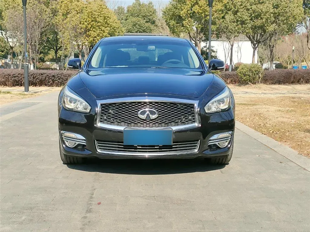 2017 Infiniti Q70 2.5L 222HP V6 7AT,autocango,china used car exporter,china ev exporter,chinese used car exporter,chinese used ev exporter