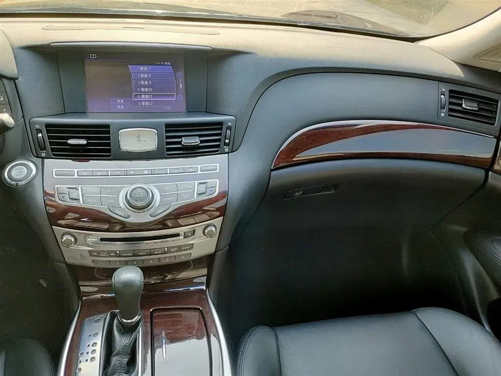 2017 Infiniti Q70 2.5L 222HP V6 7AT,autocango,china used car exporter,china ev exporter,chinese used car exporter,chinese used ev exporter