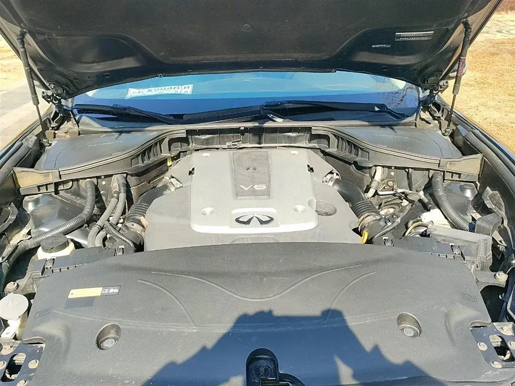 2017 Infiniti Q70 2.5L 222HP V6 7AT,autocango,china used car exporter,china ev exporter,chinese used car exporter,chinese used ev exporter