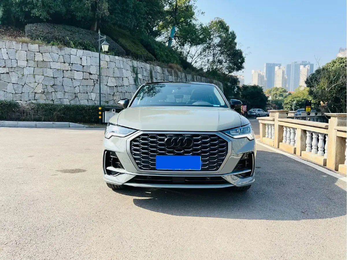 2024 Audi Q3 Sportback 2.0T 186HP L4 7DCT