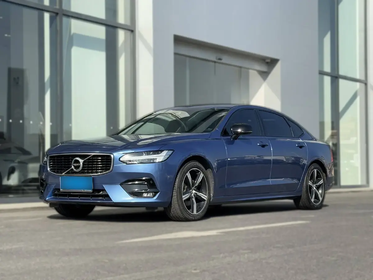 2020 Volvo S90 2.0T 250HP L4 8AT