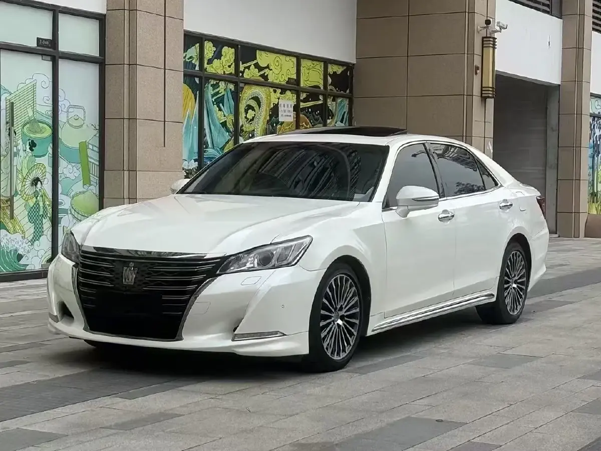 2018 Toyota Crown 2.0T 235HP L4 8AT