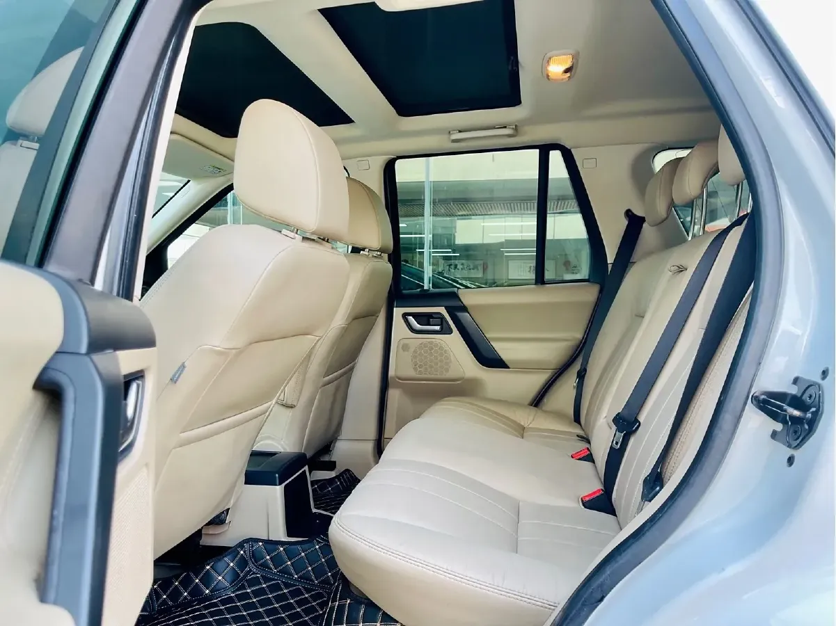 2014 Land Rover Freelander 2 2.0T 240HP L4 6AT,autocango,china used car exporter,china ev exporter,chinese used car exporter,chinese used ev exporter