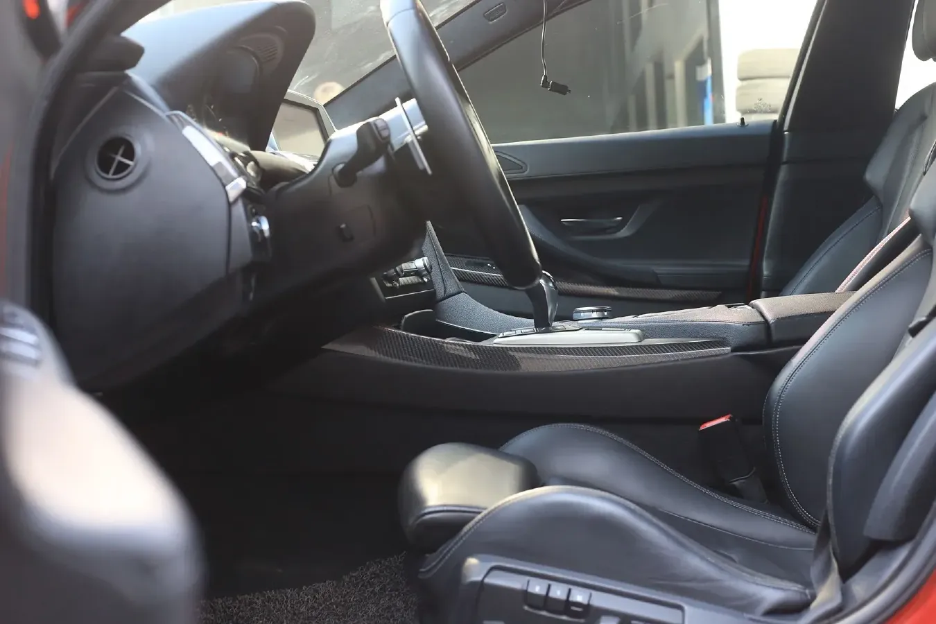 2013 BMW M6 4.4T 560HP V8 7DCT,autocango,china used car exporter,china ev exporter,chinese used car exporter,chinese used ev exporter