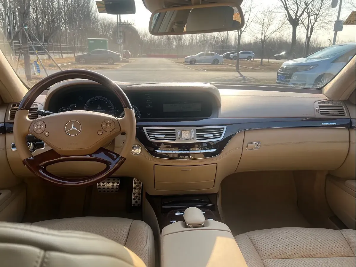 2013 Brabus S Class 4.7T 435HP V8 7AT,autocango,china used car exporter,china ev exporter,chinese used car exporter,chinese used ev exporter