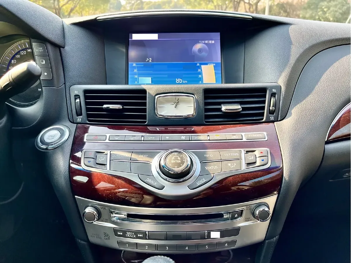 2017 Infiniti Q70 2.5L 222HP V6 7AT,autocango,china used car exporter,china ev exporter,chinese used car exporter,chinese used ev exporter