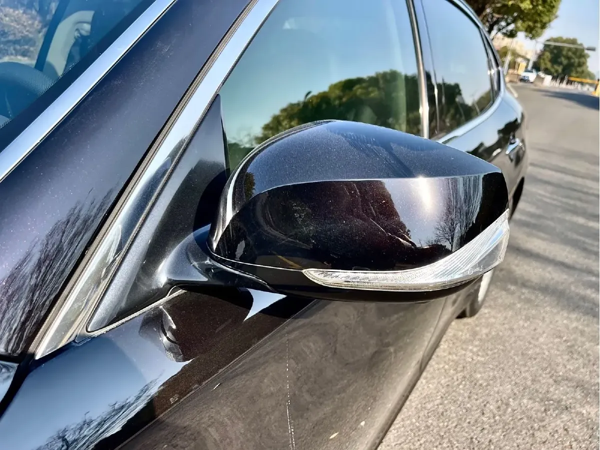 2017 Infiniti Q70 2.5L 222HP V6 7AT,autocango,china used car exporter,china ev exporter,chinese used car exporter,chinese used ev exporter