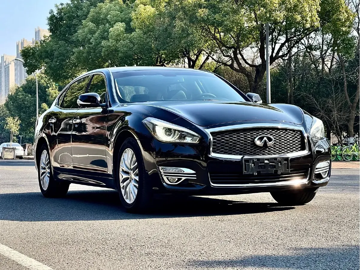 2017 Infiniti Q70 2.5L 222HP V6 7AT,autocango,china used car exporter,china ev exporter,chinese used car exporter,chinese used ev exporter