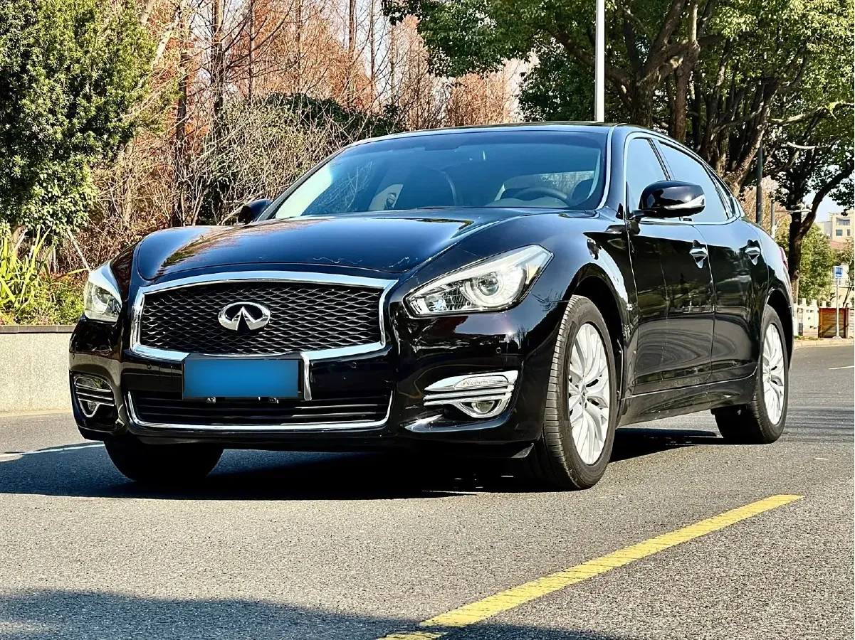 2017 Infiniti Q70 2.5L 222HP V6 7AT,autocango,china used car exporter,china ev exporter,chinese used car exporter,chinese used ev exporter