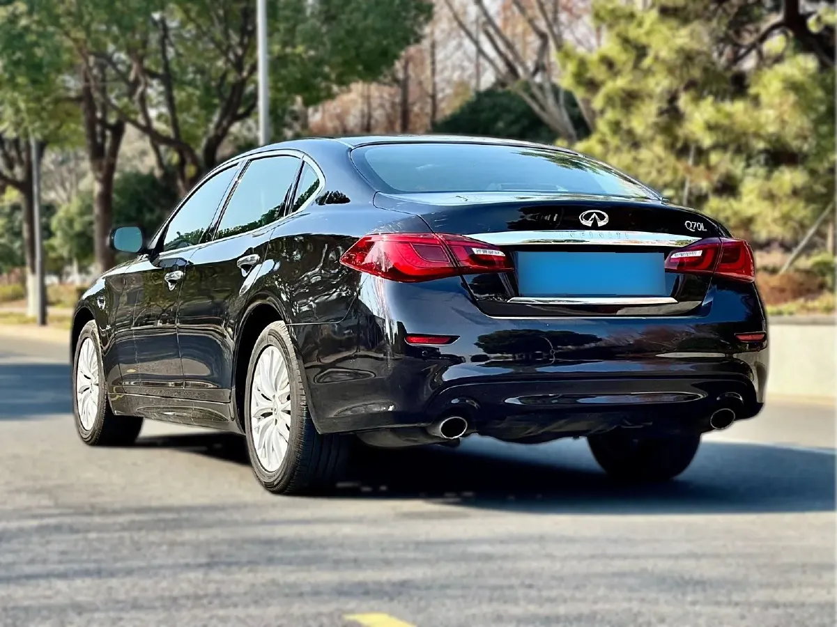 2017 Infiniti Q70 2.5L 222HP V6 7AT,autocango,china used car exporter,china ev exporter,chinese used car exporter,chinese used ev exporter