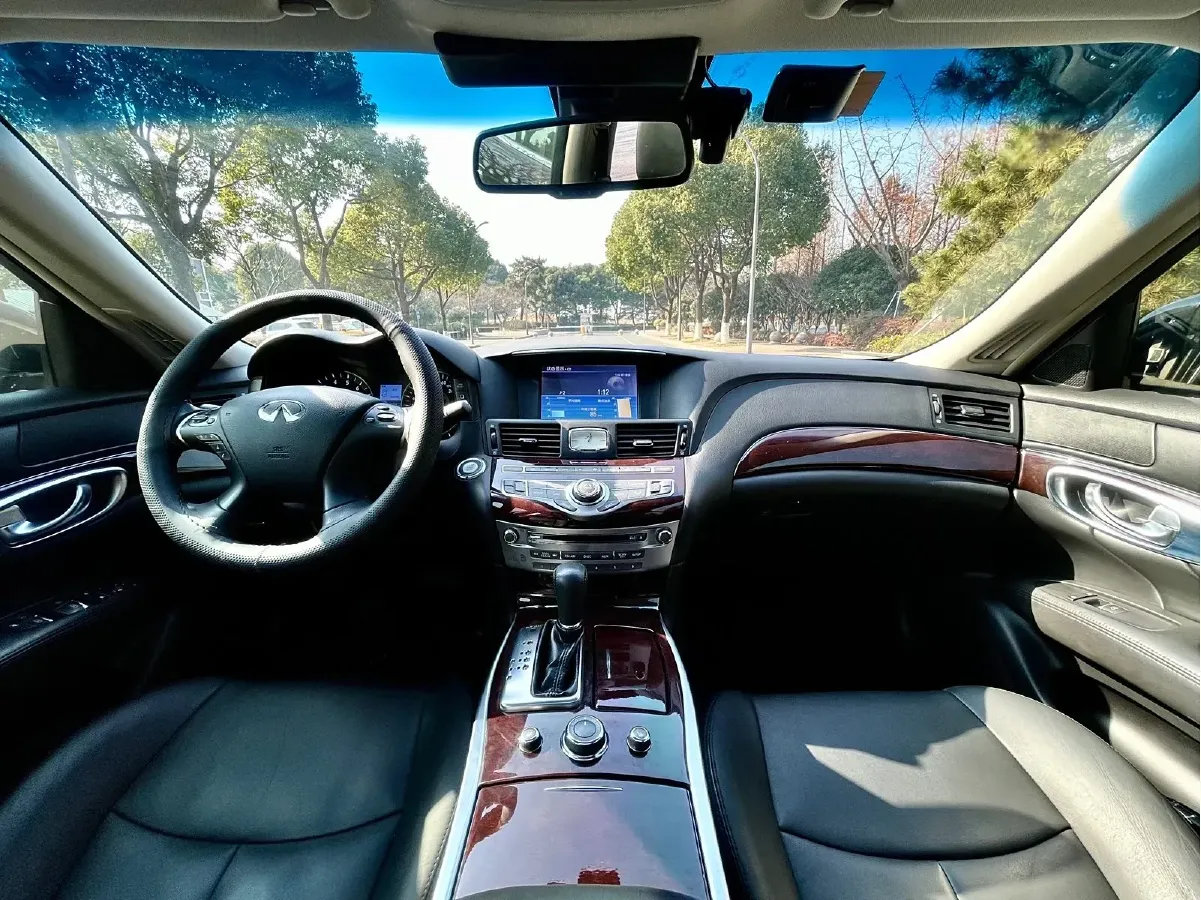 2017 Infiniti Q70 2.5L 222HP V6 7AT,autocango,china used car exporter,china ev exporter,chinese used car exporter,chinese used ev exporter