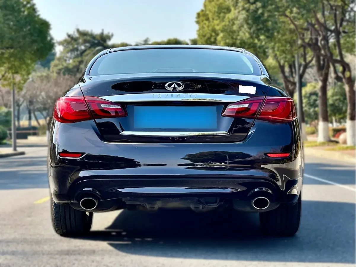 2017 Infiniti Q70 2.5L 222HP V6 7AT,autocango,china used car exporter,china ev exporter,chinese used car exporter,chinese used ev exporter