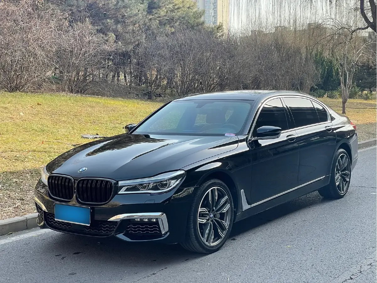 2016 BMW 7 Series 3.0T 326HP L6 8AT