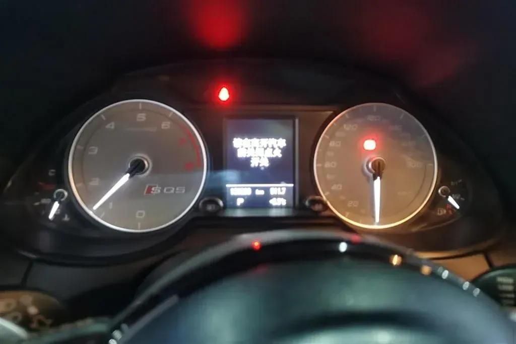 2014 Audi SQ5 3.0T 354HP V6 8AT,autocango,china used car exporter,china ev exporter,chinese used car exporter,chinese used ev exporter