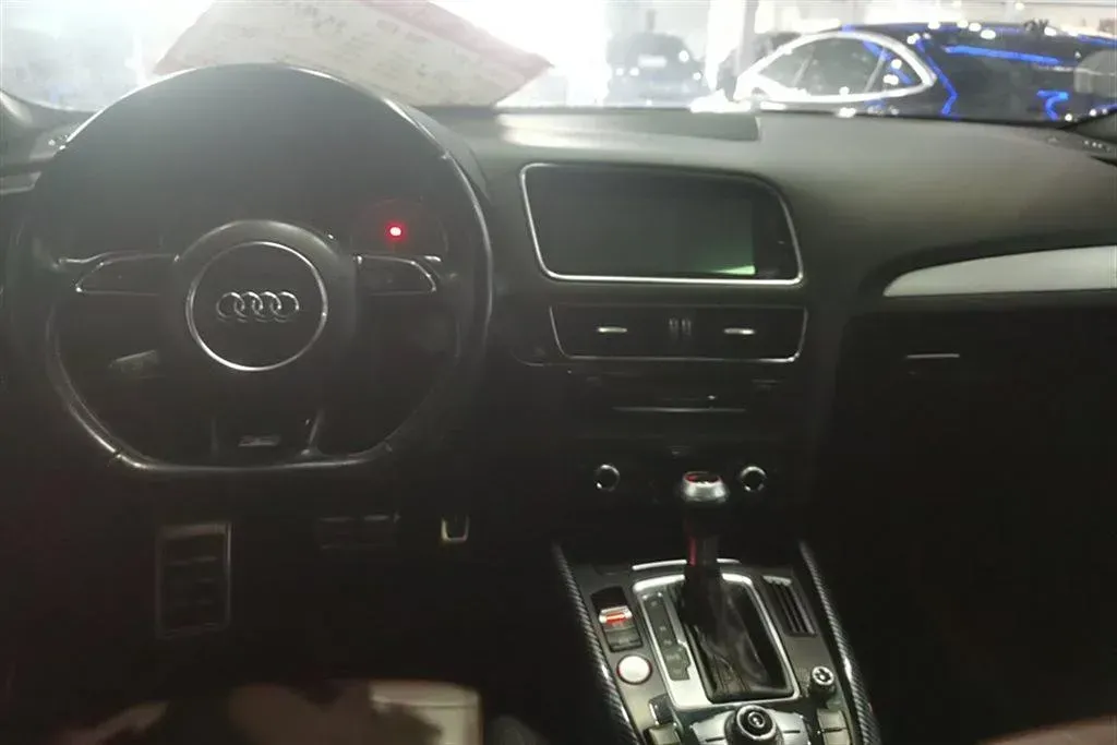 2014 Audi SQ5 3.0T 354HP V6 8AT,autocango,china used car exporter,china ev exporter,chinese used car exporter,chinese used ev exporter