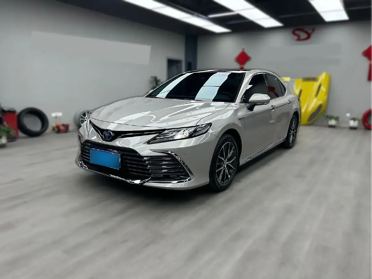 2023 Toyota Camry 2.5L 178HP L4 E-CVT Hybrid