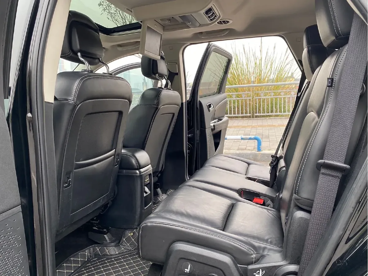 2015 Dodge JCUV 2.0T 170HP L4 6AT,autocango,china used car exporter,china ev exporter,chinese used car exporter,chinese used ev exporter