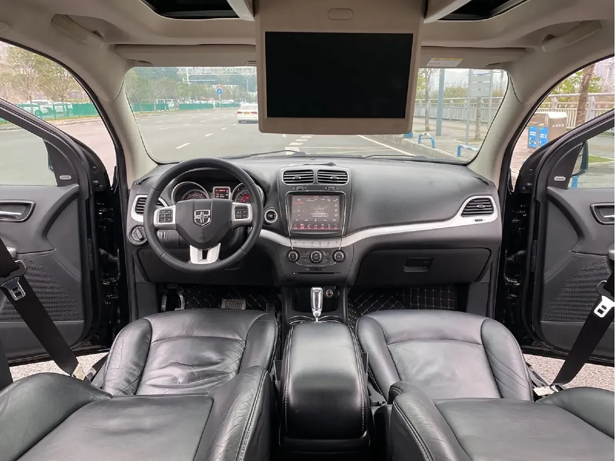 2015 Dodge JCUV 2.0T 170HP L4 6AT,autocango,china used car exporter,china ev exporter,chinese used car exporter,chinese used ev exporter