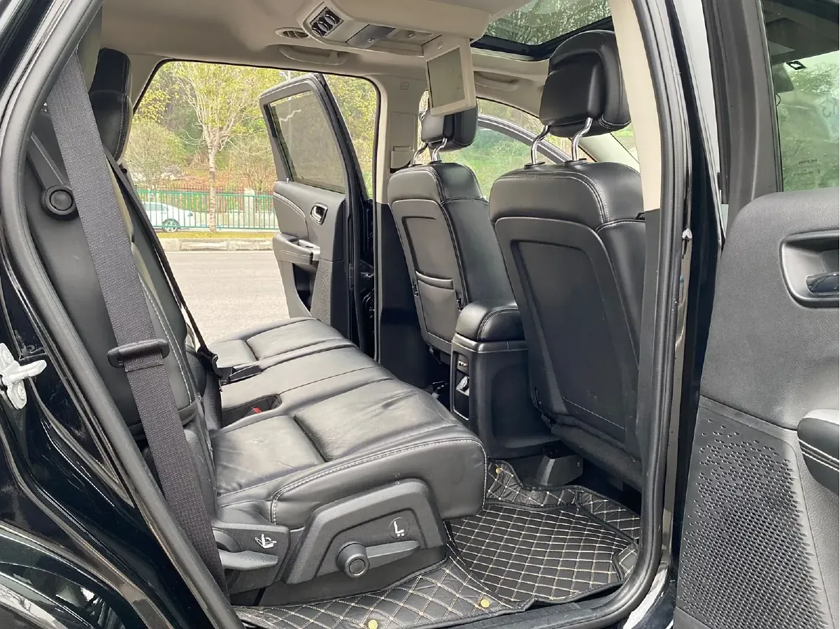 2015 Dodge JCUV 2.0T 170HP L4 6AT,autocango,china used car exporter,china ev exporter,chinese used car exporter,chinese used ev exporter