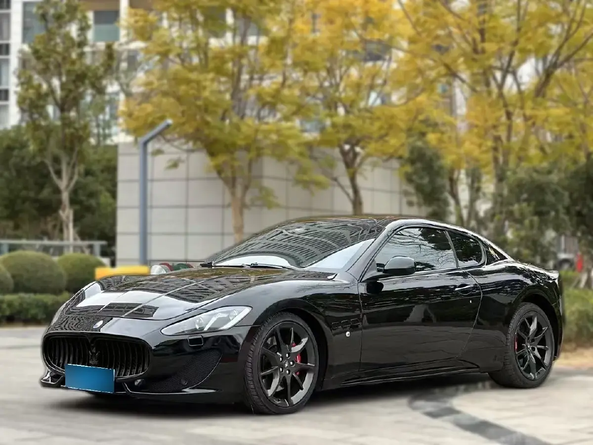 2013 Maserati GranTurismo 4.7L 460HP V8 6AT