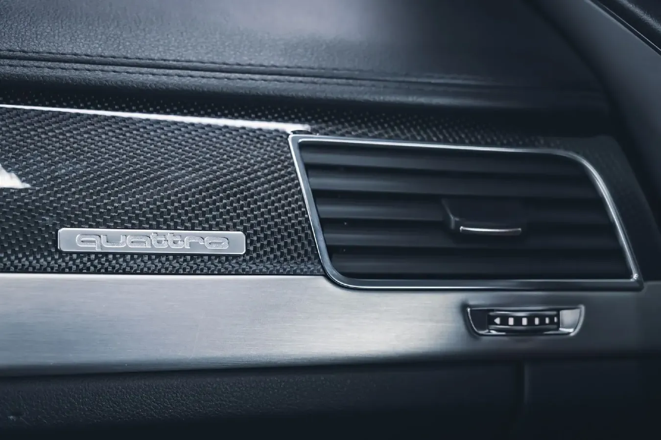 2013 Audi S8 4.0T 520HP V8 8AT,autocango,china used car exporter,china ev exporter,chinese used car exporter,chinese used ev exporter