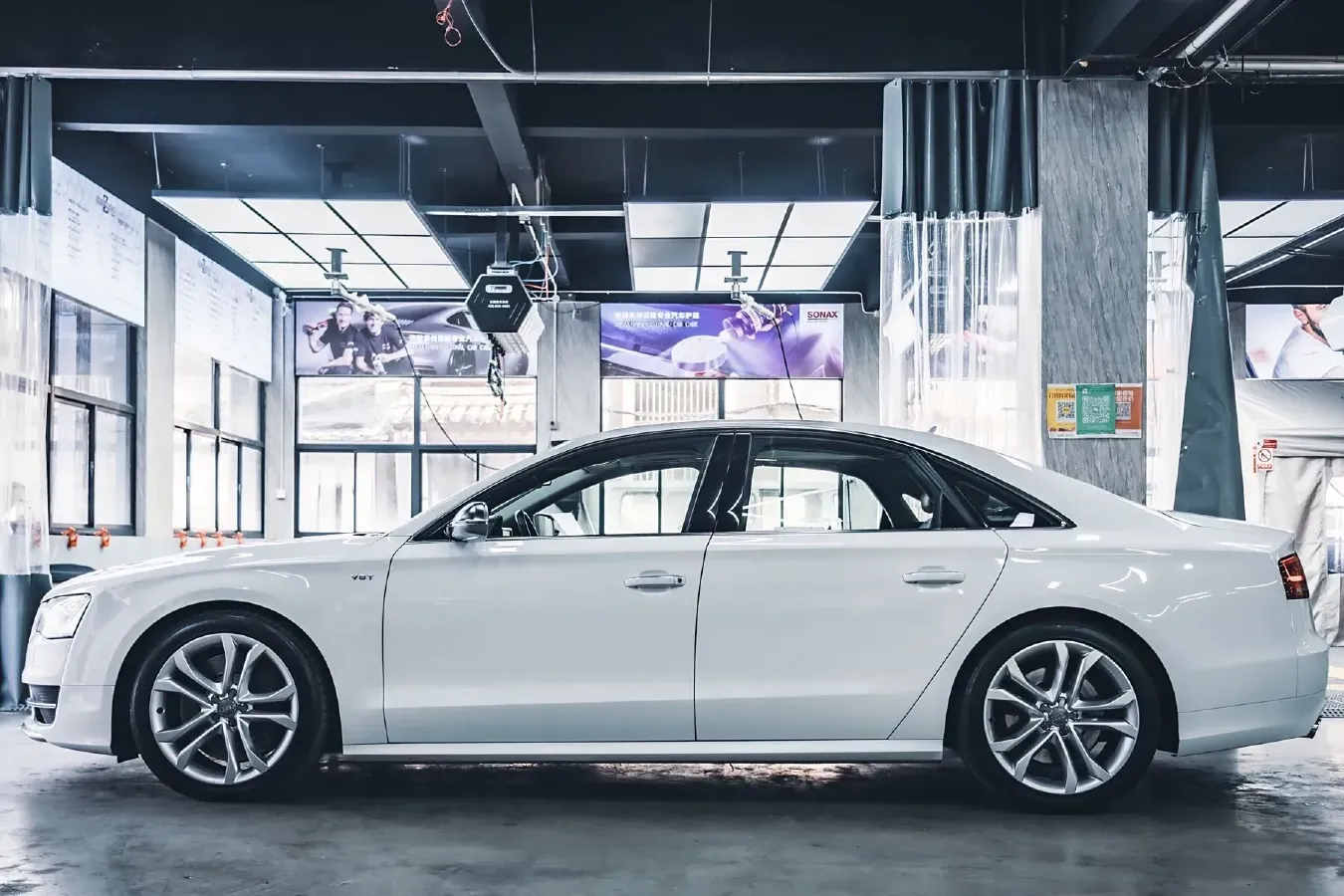 2013 Audi S8 4.0T 520HP V8 8AT,autocango,china used car exporter,china ev exporter,chinese used car exporter,chinese used ev exporter