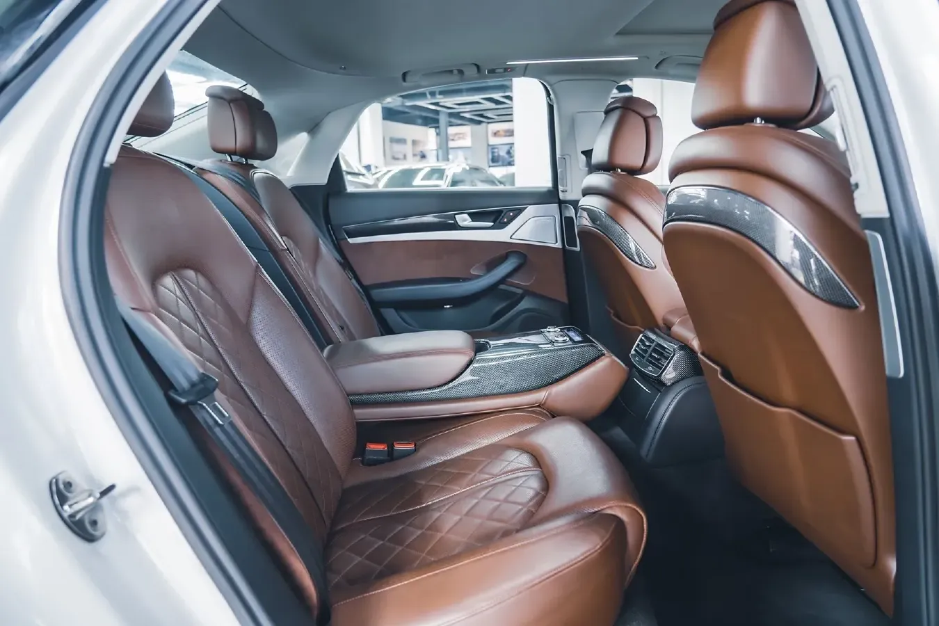 2013 Audi S8 4.0T 520HP V8 8AT,autocango,china used car exporter,china ev exporter,chinese used car exporter,chinese used ev exporter