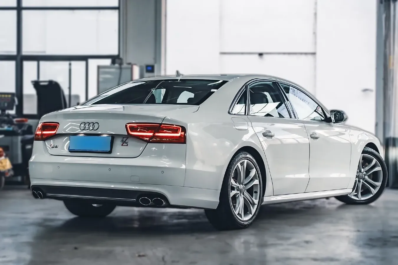 2013 Audi S8 4.0T 520HP V8 8AT,autocango,china used car exporter,china ev exporter,chinese used car exporter,chinese used ev exporter