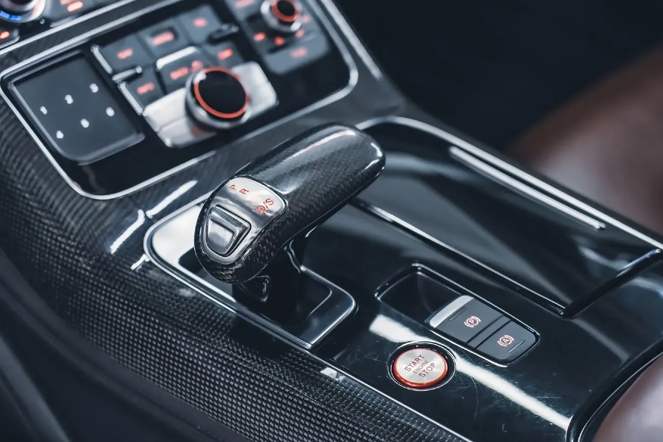 2013 Audi S8 4.0T 520HP V8 8AT,autocango,china used car exporter,china ev exporter,chinese used car exporter,chinese used ev exporter