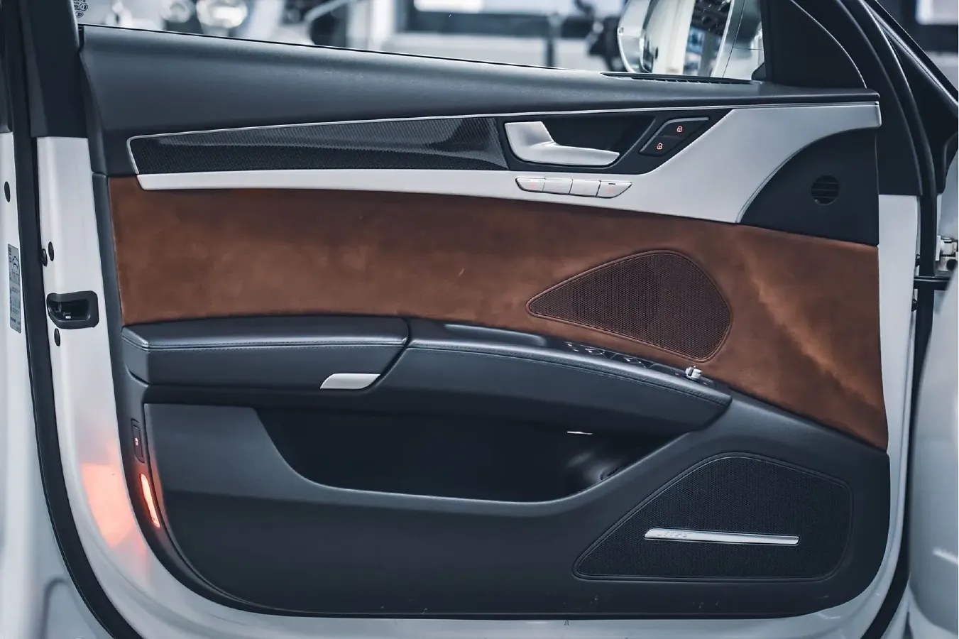 2013 Audi S8 4.0T 520HP V8 8AT,autocango,china used car exporter,china ev exporter,chinese used car exporter,chinese used ev exporter