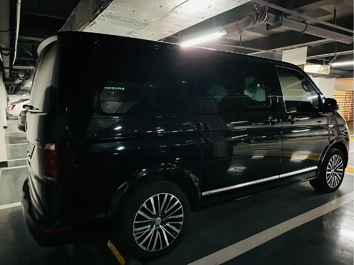 2019 Volkswagen Multivan 2.0T 204HP L4 7DCT