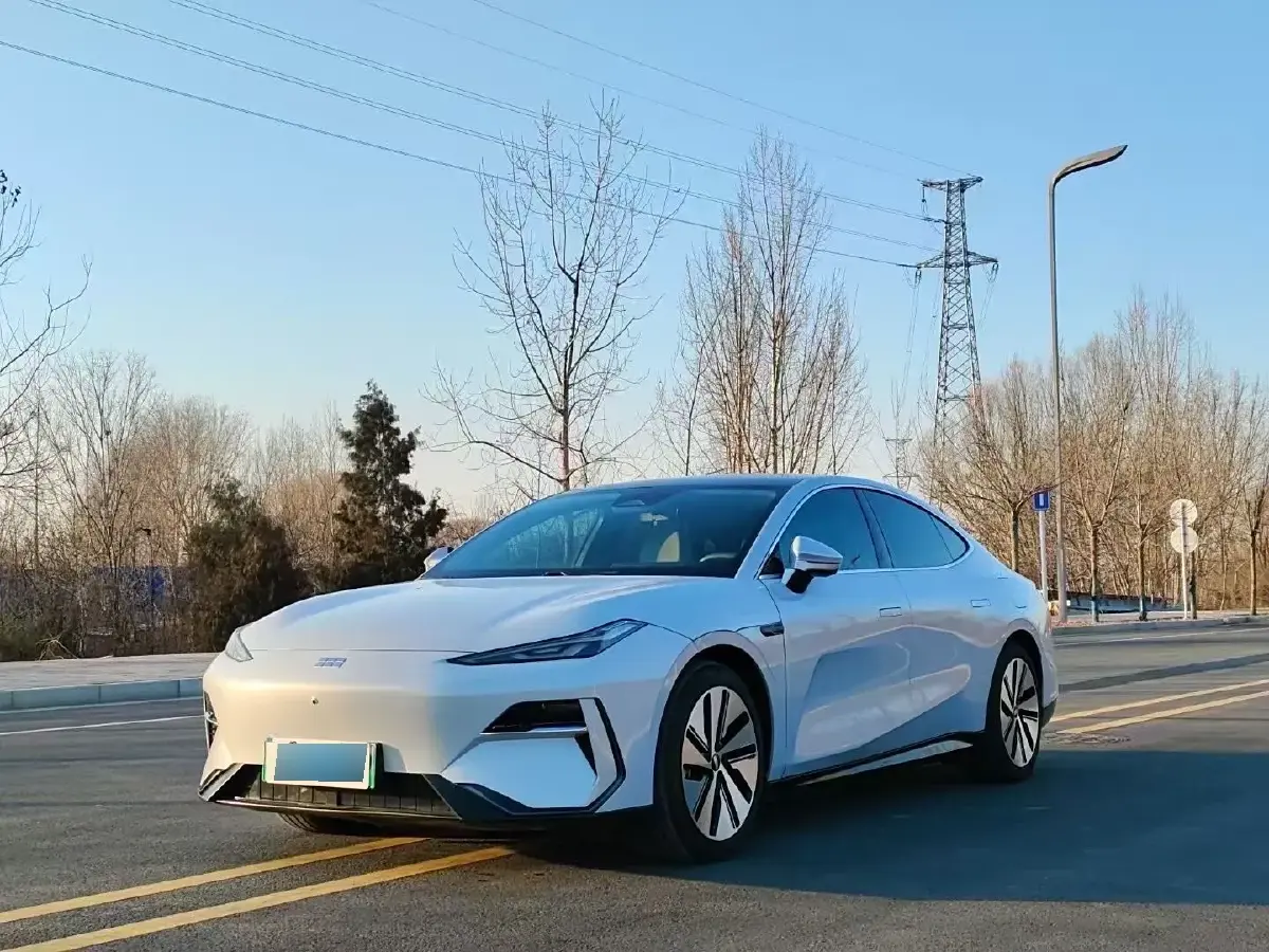 2024 Geely Galaxy E8 BEV 76KWH